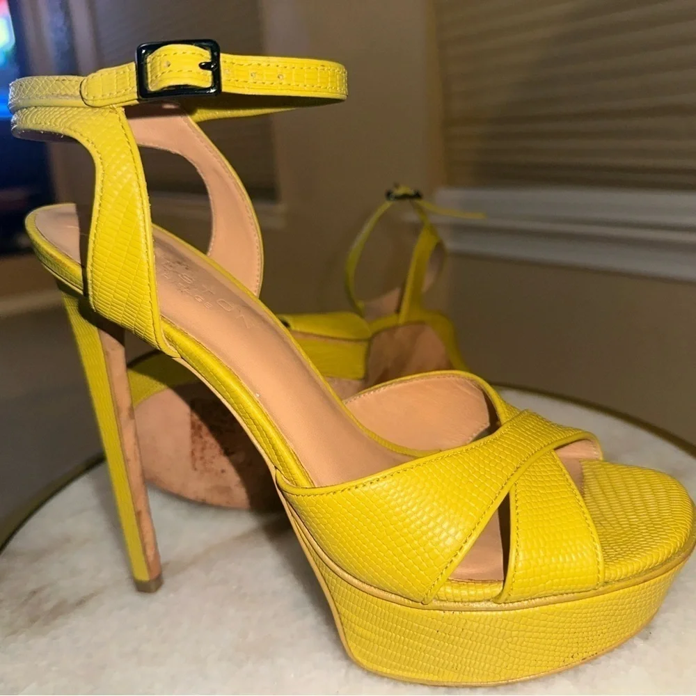 Halston Heritage Naomi Canary Yellow Platform Sandal Size 8